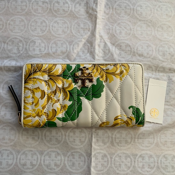 Tory Burch Handbags - Tory Burch Kira Chevron Quilted Floral Zip Continental Wallet Yellow White Gold
